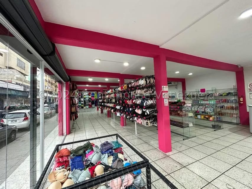 Comercial (Edificio) en Venta en Centro, Lara - 4