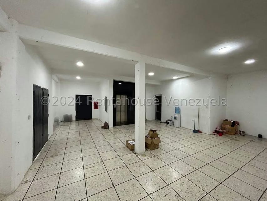 Comercial (Edificio) en Venta en Centro, Lara - 8