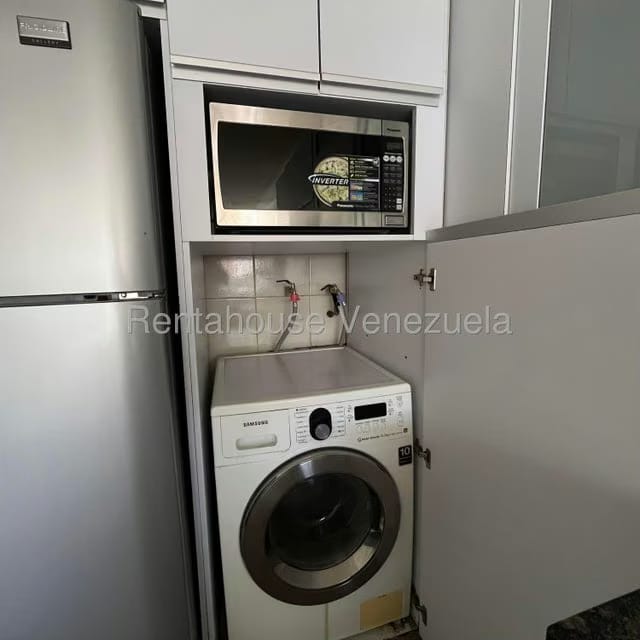 Apartamento (1 Nivel) en Alquiler en Los Naranjos Humboldt, Distrito Metropolitano - 11