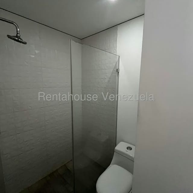 Apartamento (1 Nivel) en Alquiler en Los Naranjos Humboldt, Distrito Metropolitano - 14