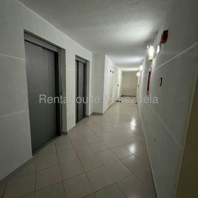 Apartamento (1 Nivel) en Alquiler en Los Naranjos Humboldt, Distrito Metropolitano - 17