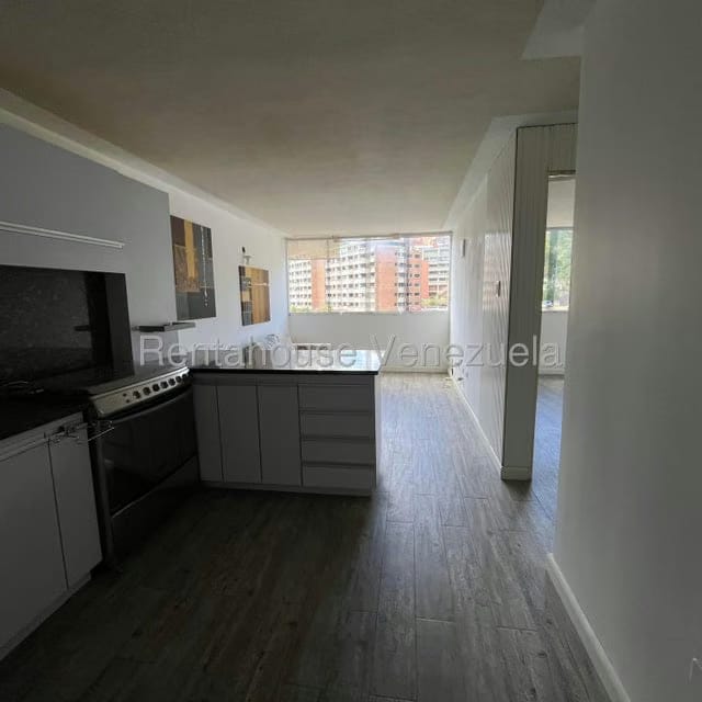 Apartamento (1 Nivel) en Alquiler en Los Naranjos Humboldt, Distrito Metropolitano - 3