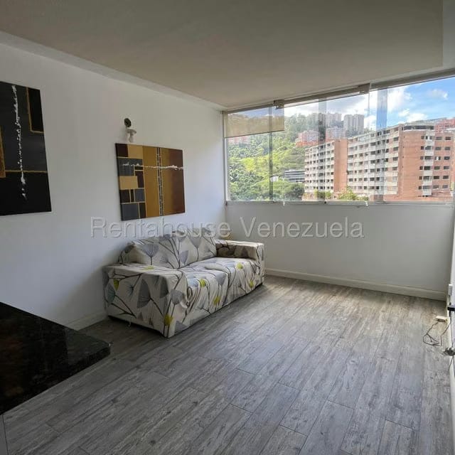 Apartamento (1 Nivel) en Alquiler en Los Naranjos Humboldt, Distrito Metropolitano - 4