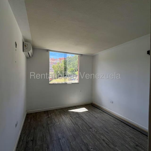 Apartamento (1 Nivel) en Alquiler en Los Naranjos Humboldt, Distrito Metropolitano - 10