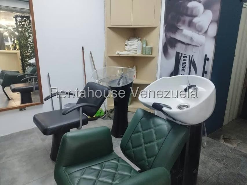 Comercial (Local Comercial) en Venta en Los Palos Grandes, Distrito Metropolitano - 13