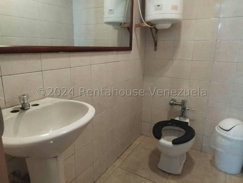 Comercial (Local Comercial) en Venta en Los Palos Grandes, Distrito Metropolitano - 18