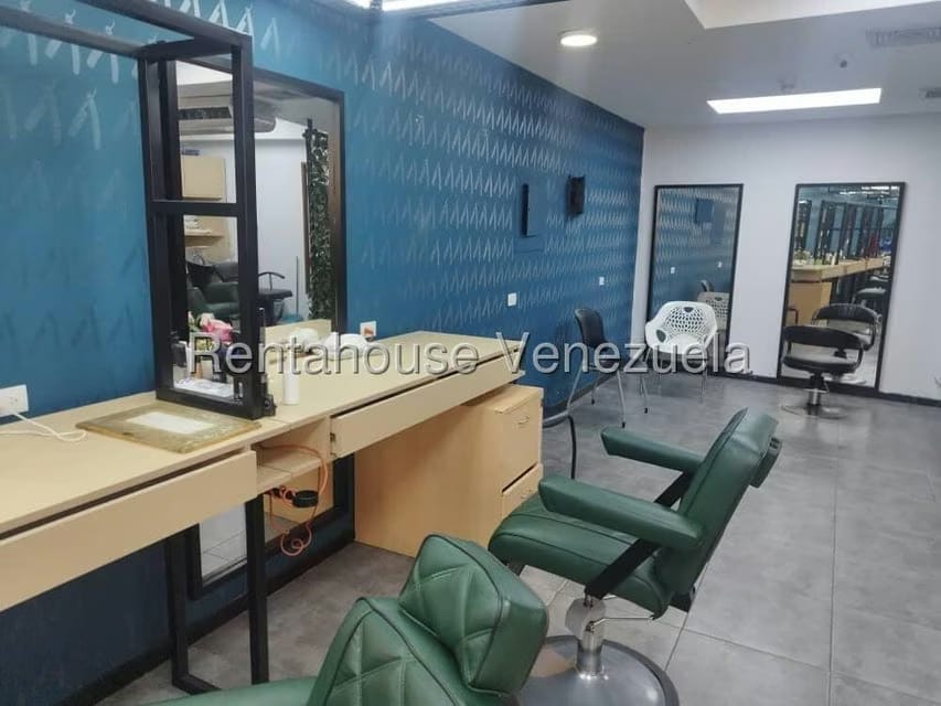 Comercial (Local Comercial) en Venta en Los Palos Grandes, Distrito Metropolitano - 8