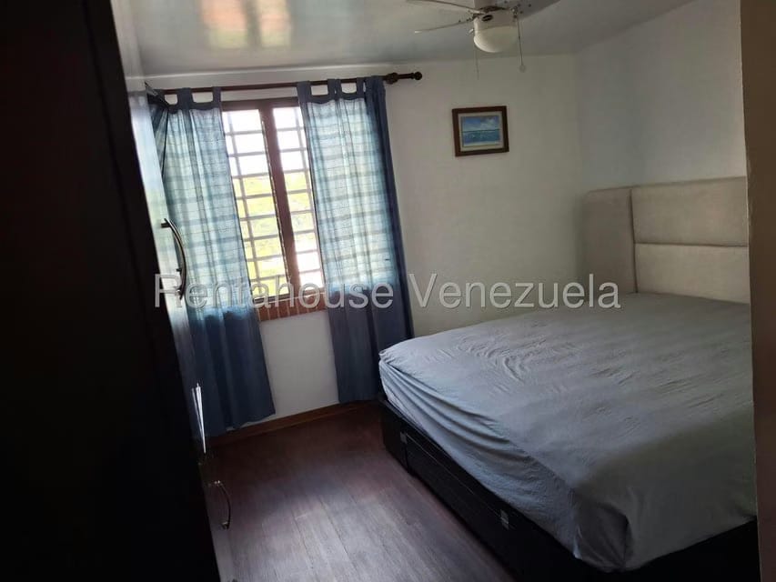 Apartamento (1 Nivel) en Alquiler en Santa Paula, Distrito Metropolitano - 14