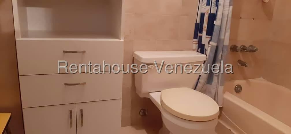 Apartamento (1 Nivel) en Alquiler en Santa Paula, Distrito Metropolitano - 15