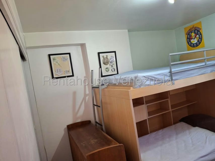Apartamento (1 Nivel) en Alquiler en Santa Paula, Distrito Metropolitano - 16