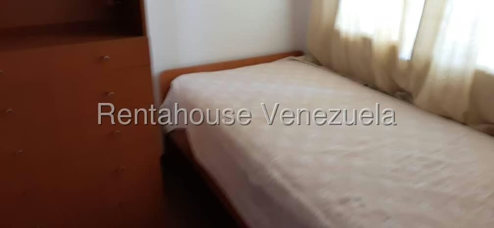 Apartamento (1 Nivel) en Alquiler en Santa Paula, Distrito Metropolitano - 17