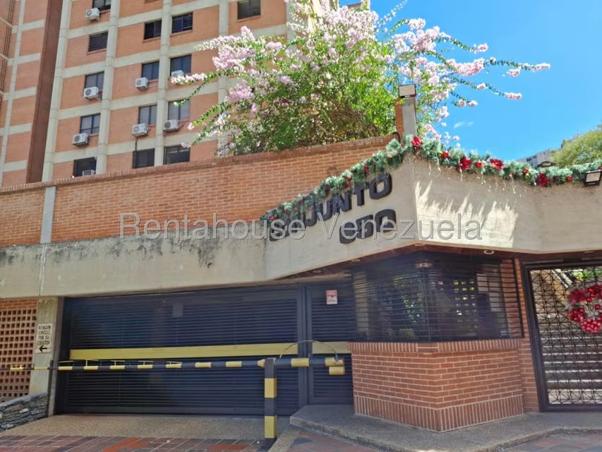 Apartamento (1 Nivel) en Alquiler en Santa Paula, Distrito Metropolitano - 20