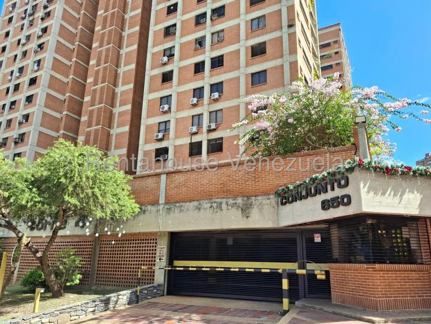 Apartamento (1 Nivel) en Alquiler en Santa Paula, Distrito Metropolitano - 22