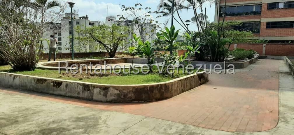 Apartamento (1 Nivel) en Alquiler en Santa Paula, Distrito Metropolitano - 25