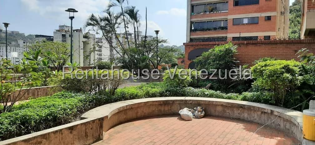 Apartamento (1 Nivel) en Alquiler en Santa Paula, Distrito Metropolitano - 26