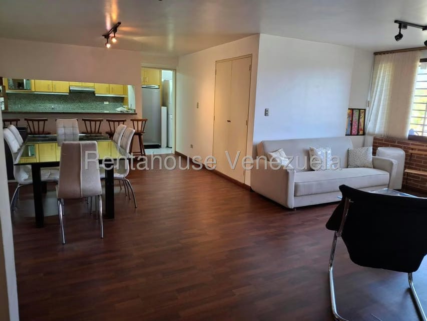 Apartamento (1 Nivel) en Alquiler en Santa Paula, Distrito Metropolitano - 4