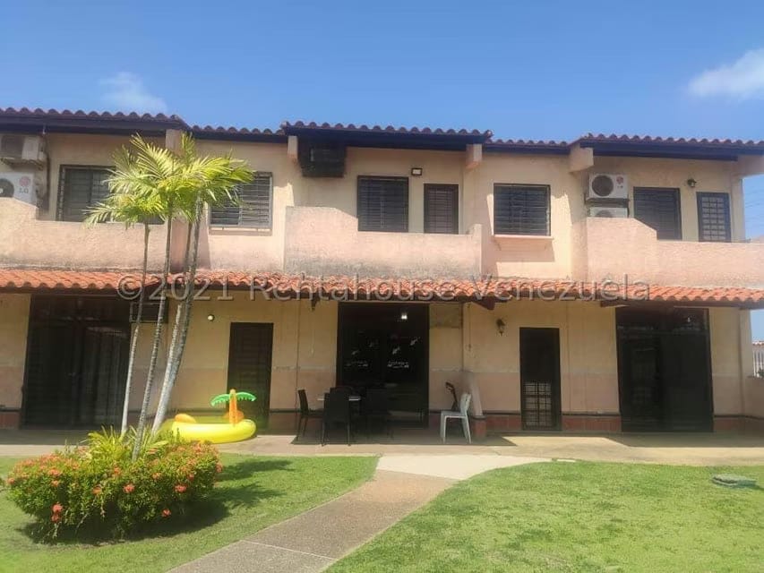 Townhouse (Duplex) en Venta en Via Curiepe, Miranda - 8