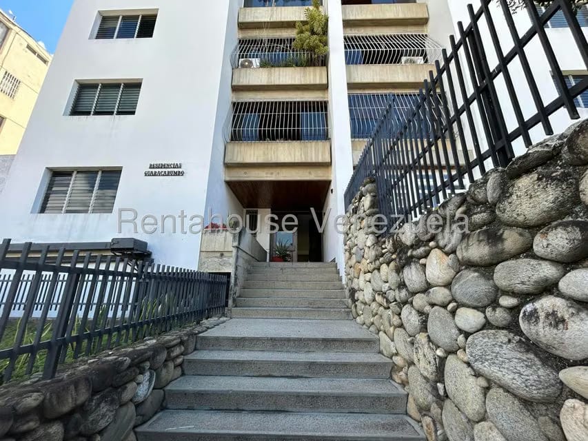 Apartamento (1 Nivel) en Venta en Cumbres de Curumo, Distrito Metropolitano - 2