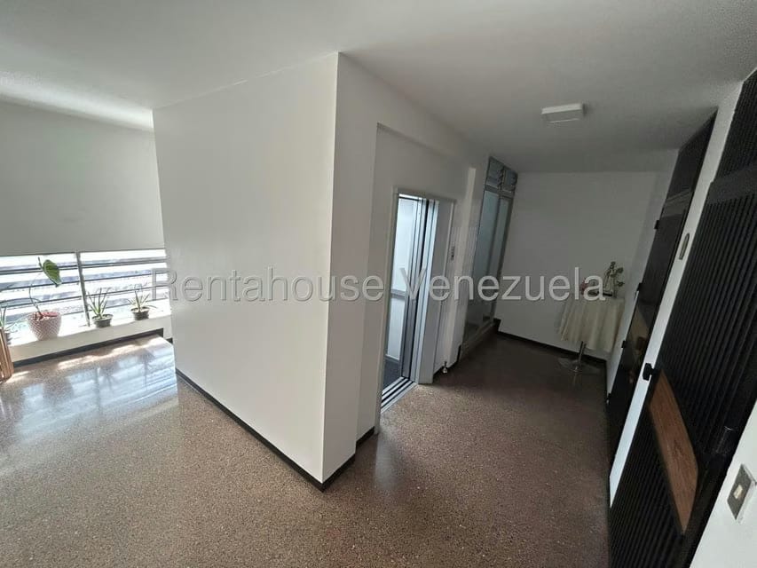Apartamento (1 Nivel) en Venta en Cumbres de Curumo, Distrito Metropolitano - 21
