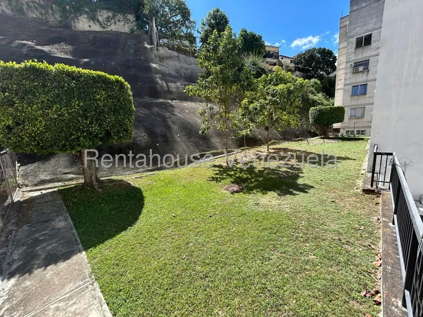 Apartamento (1 Nivel) en Venta en Cumbres de Curumo, Distrito Metropolitano - 23