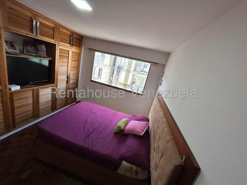 Apartamento (1 Nivel) en Venta en Cumbres de Curumo, Distrito Metropolitano - 33