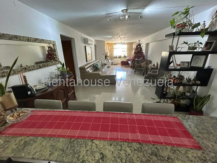 Apartamento (1 Nivel) en Venta en Cumbres de Curumo, Distrito Metropolitano - 5