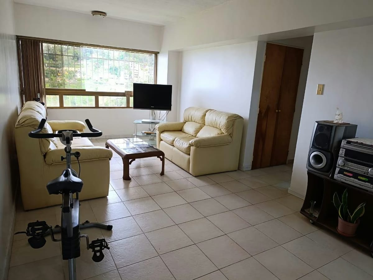 Apartamento en Venta - Urb. Los Helechos - San Antonio - Estado Miranda - 3