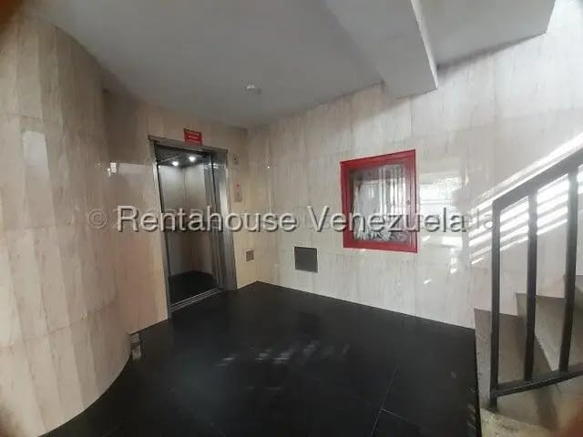 Comercial (Oficina) en Alquiler en Centro, Lara - 23