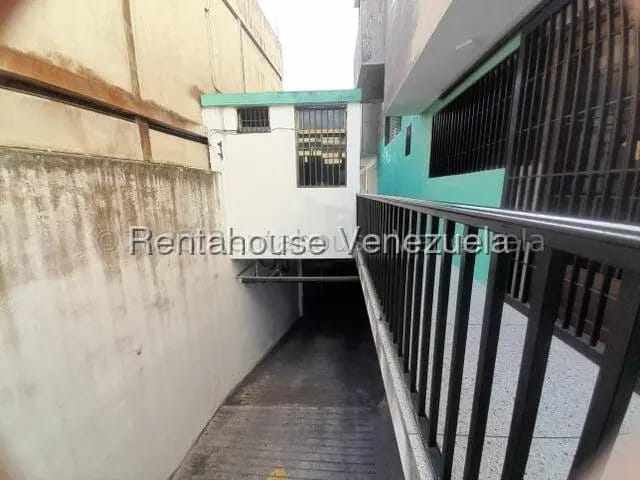 Comercial (Oficina) en Alquiler en Centro, Lara - 24