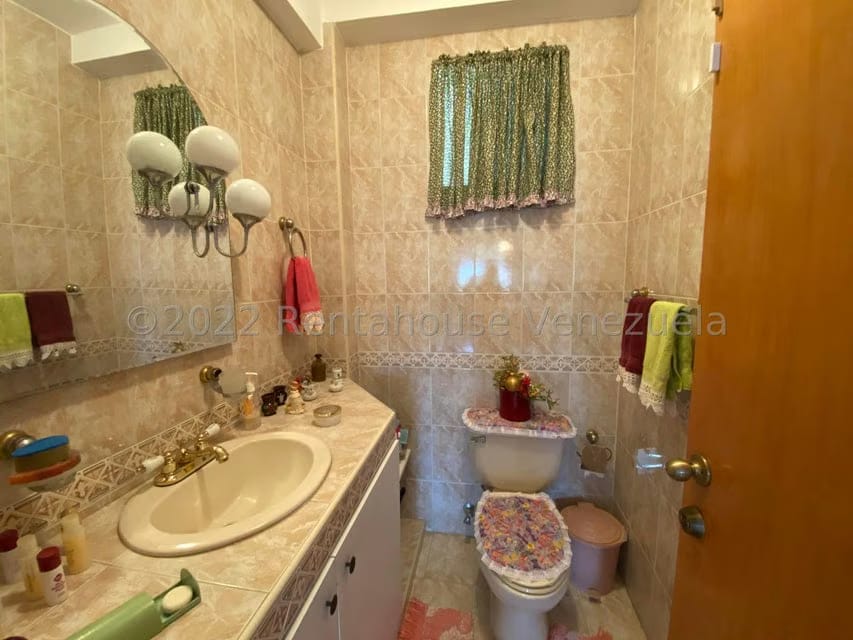 Casa (Multipes Niveles) en Venta en Prados del Este, Distrito Metropolitano - 14