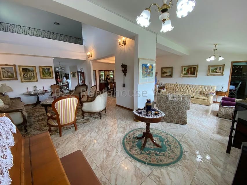 Casa (Multipes Niveles) en Venta en Prados del Este, Distrito Metropolitano - 16