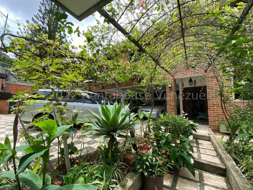 Casa (Multipes Niveles) en Venta en Prados del Este, Distrito Metropolitano - 3