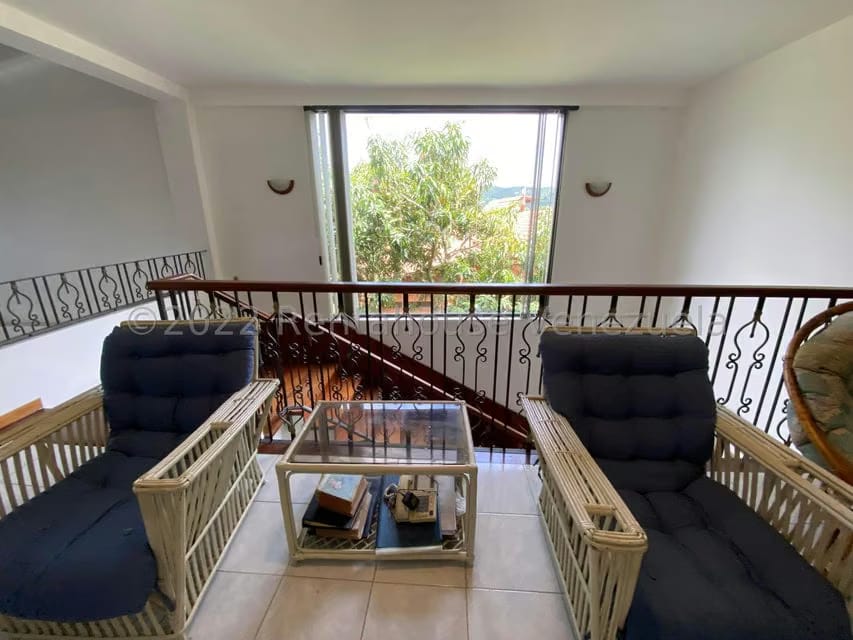 Casa (Multipes Niveles) en Venta en Prados del Este, Distrito Metropolitano - 28