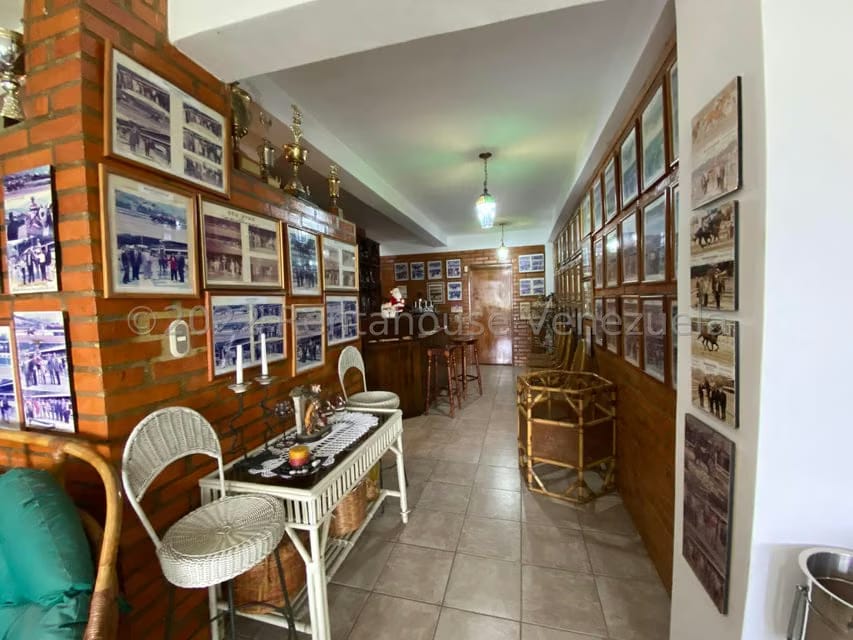 Casa (Multipes Niveles) en Venta en Prados del Este, Distrito Metropolitano - 44