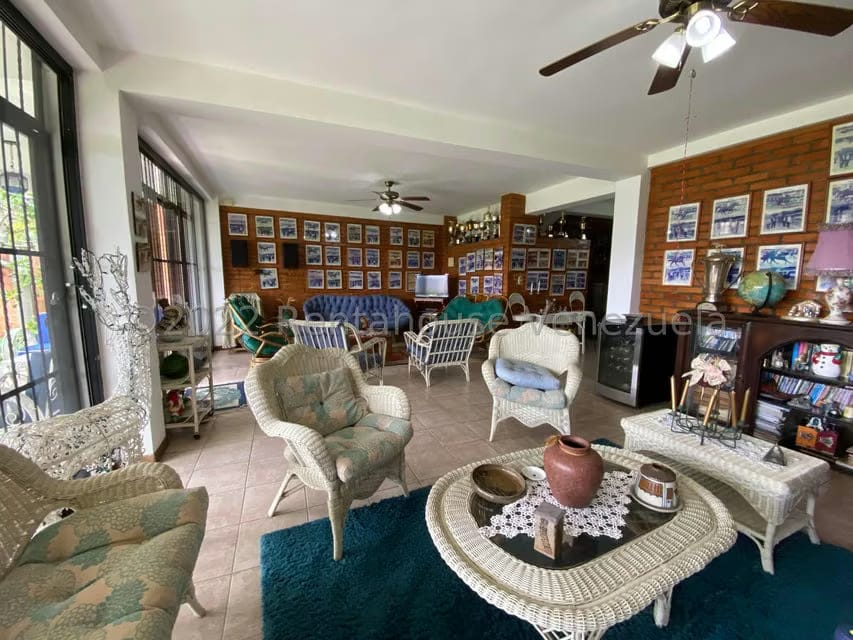 Casa (Multipes Niveles) en Venta en Prados del Este, Distrito Metropolitano - 48