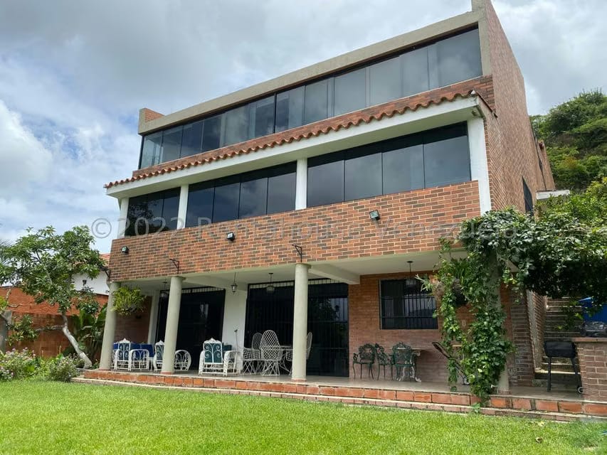 Casa (Multipes Niveles) en Venta en Prados del Este, Distrito Metropolitano - 51