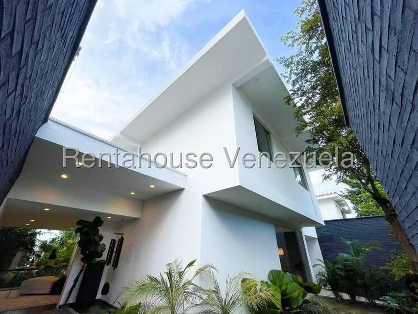 Casa (Multipes Niveles) en Venta en Santa Eduvigis, Distrito Metropolitano