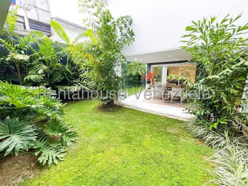 Casa (Multipes Niveles) en Venta en Santa Eduvigis, Distrito Metropolitano - 17