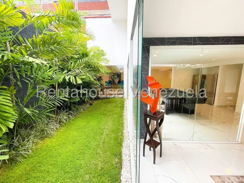 Casa (Multipes Niveles) en Venta en Santa Eduvigis, Distrito Metropolitano - 24