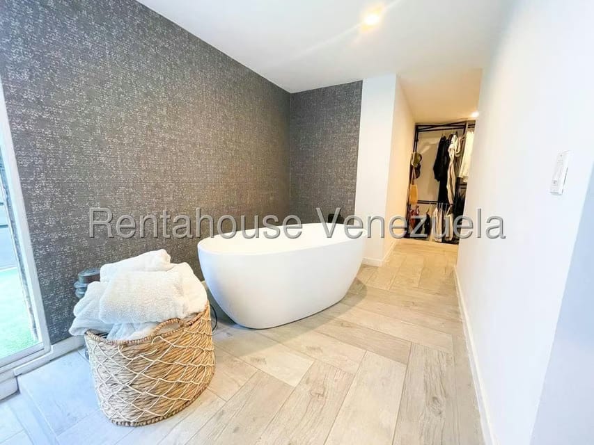 Casa (Multipes Niveles) en Venta en Santa Eduvigis, Distrito Metropolitano - 47