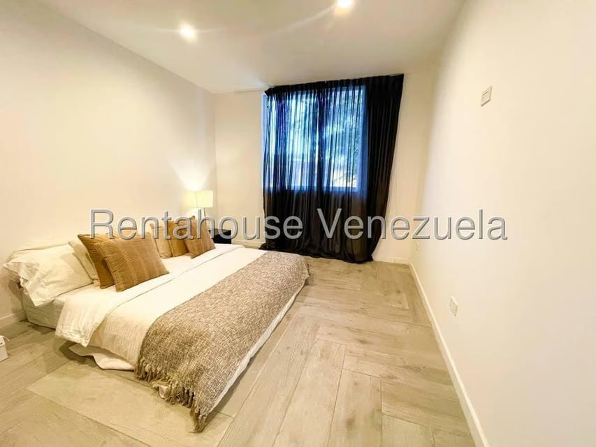 Casa (Multipes Niveles) en Venta en Santa Eduvigis, Distrito Metropolitano - 59