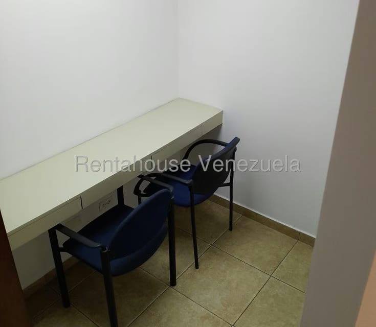 Comercial (Oficina) en Alquiler en Los Dos Caminos, Distrito Metropolitano - 5