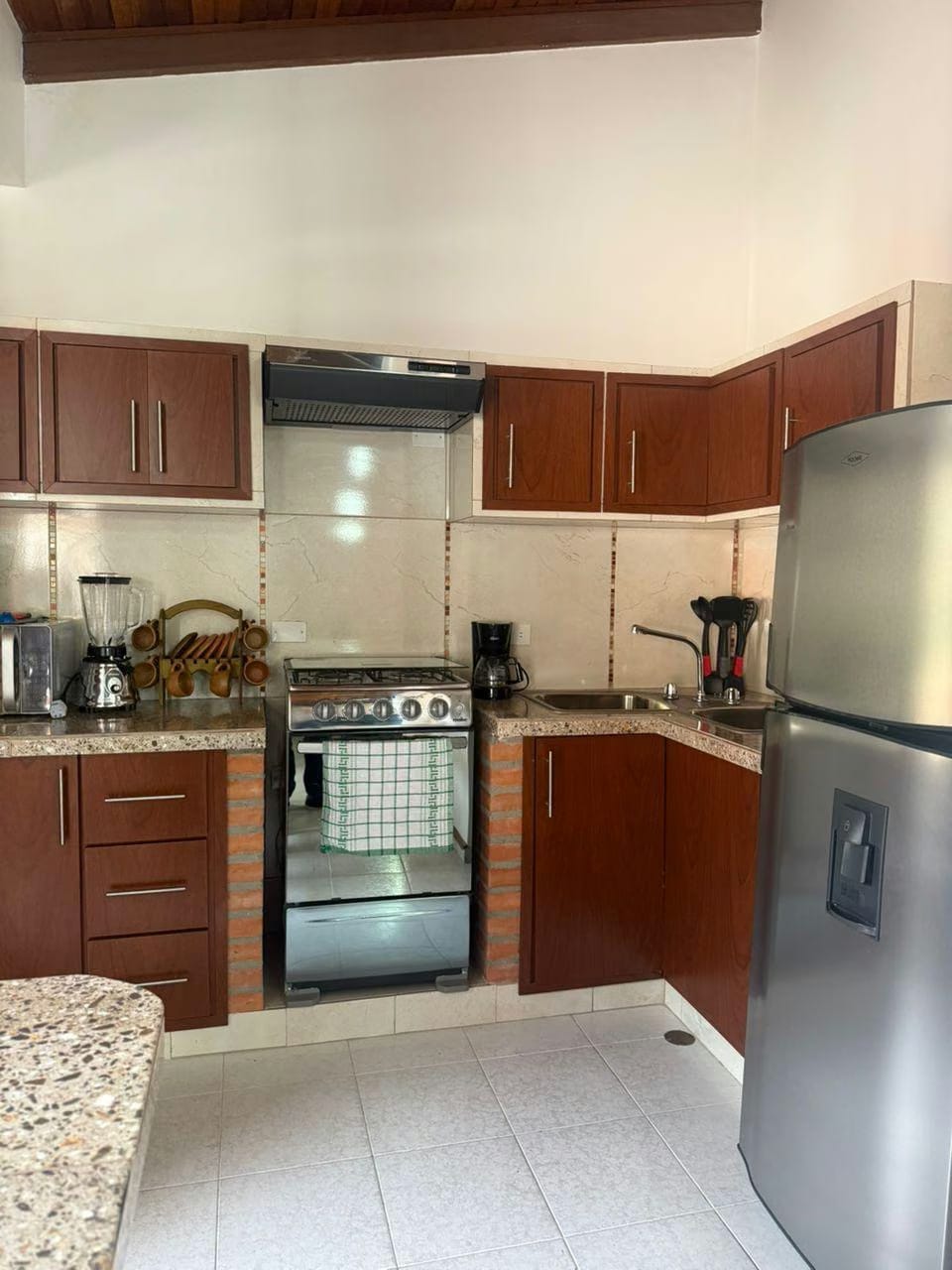 Apartamento En Alquiler - Res. Mirasierra Villas - Urb. Lumonty - Mérida - Estado Mérida - 2