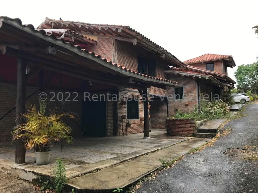 Casa (Multipes Niveles) en Venta en Oripoto, Distrito Metropolitano