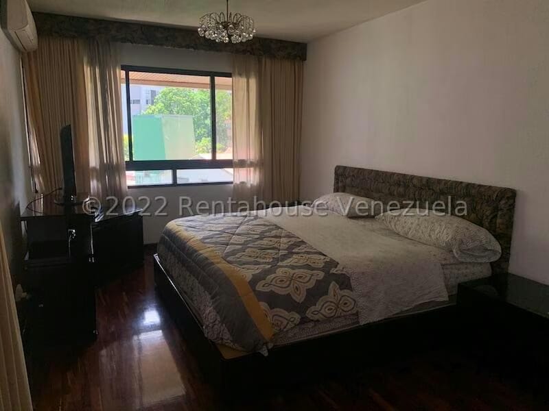 Apartamento (1 Nivel) en Venta en Los Chorros, Distrito Metropolitano - 13