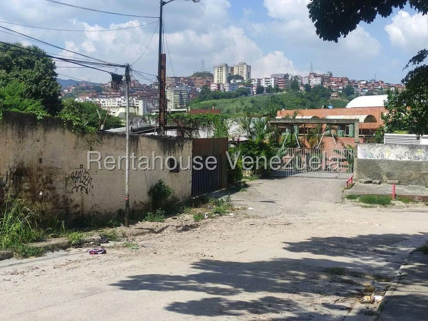 Terreno (Comercial) en Venta en Santa Monica, Distrito Metropolitano - 4