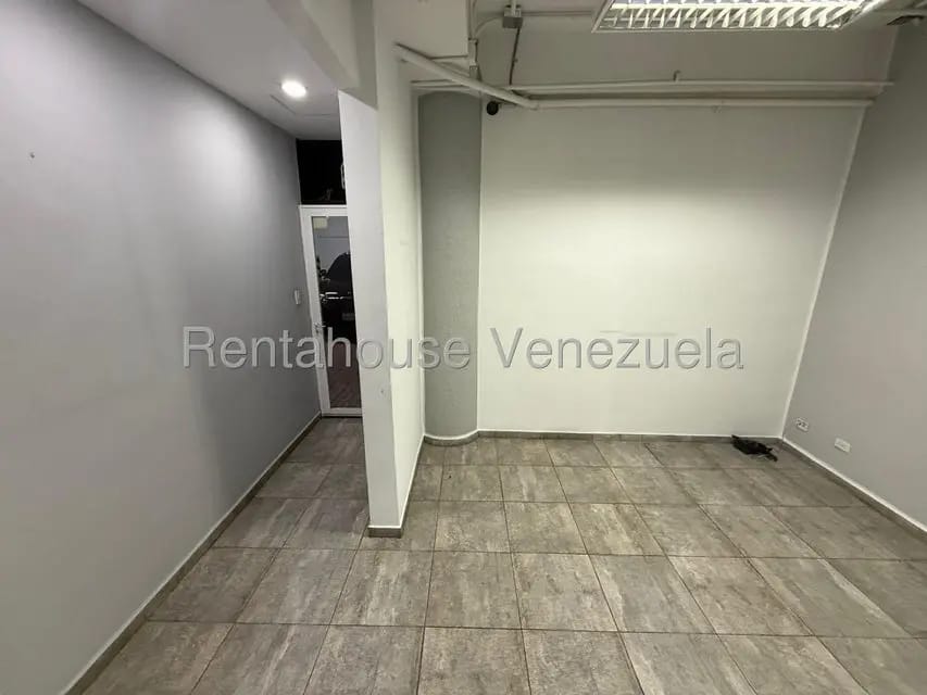 Comercial (Local Comercial) en Alquiler en Piedra Azul, Distrito Metropolitano - 11