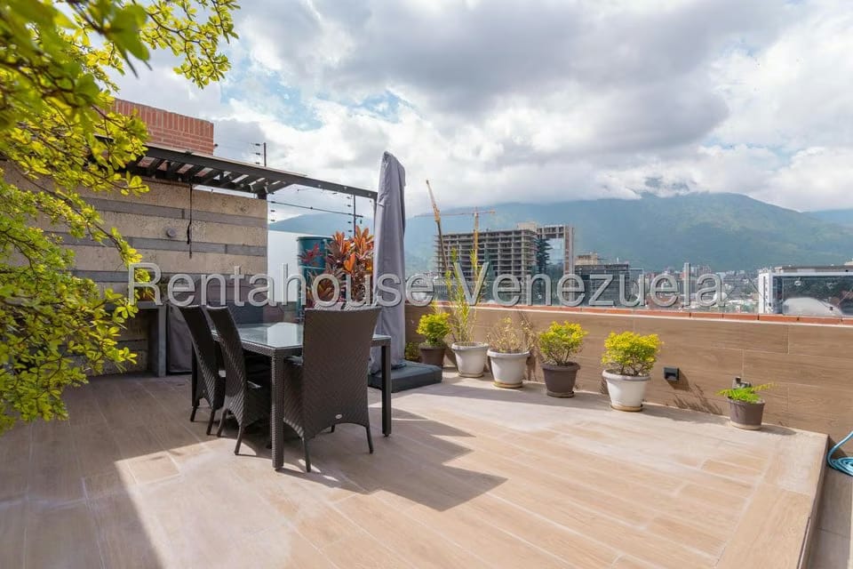Apartamento (Duplex) en Venta en Las Mercedes, Distrito Metropolitano - 23