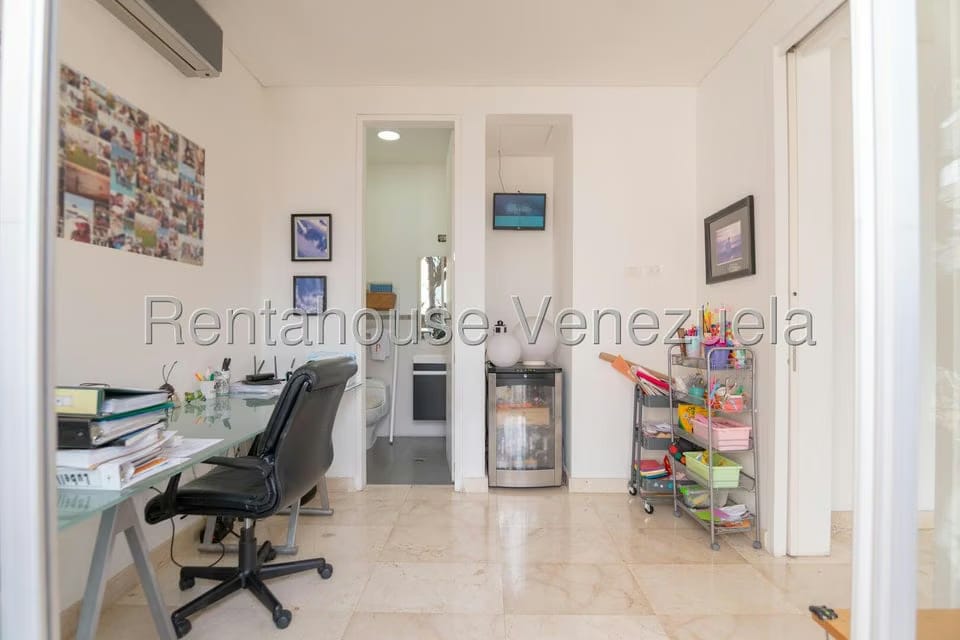 Apartamento (Duplex) en Venta en Las Mercedes, Distrito Metropolitano - 33