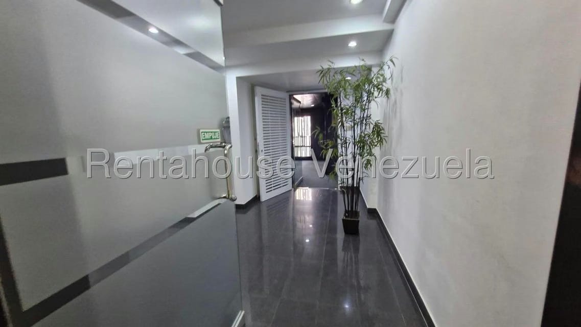 Comercial (Oficina) en Venta en El Rosal, Distrito Metropolitano - 33